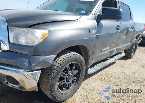 2013 Toyota Tundra Grade 5.7L V8 z USA, uszkodzony, nr VIN 5TFEY5F15DX143258